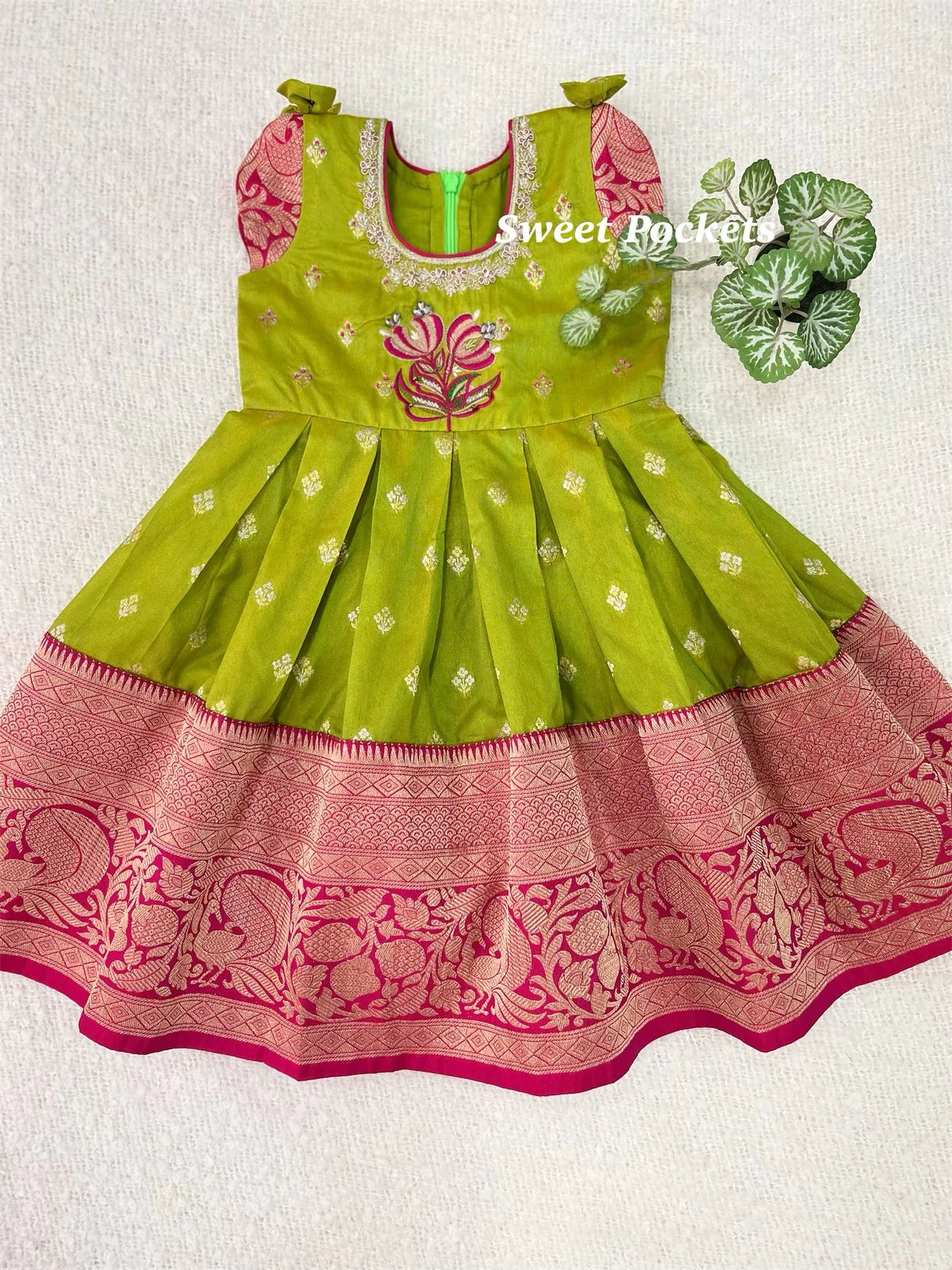 Age: 1-2 year (Ethnic Gown)