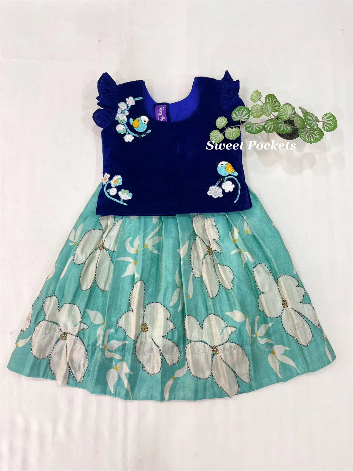 Age: 0-1 year (Croptop)