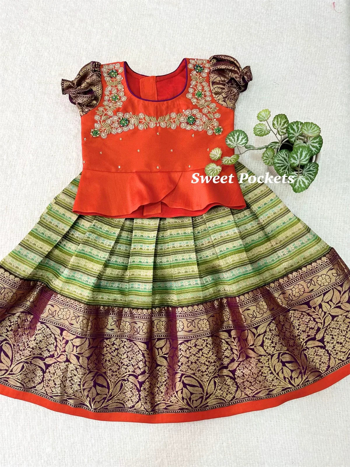 Age: 0-1 year(Lehenga set)