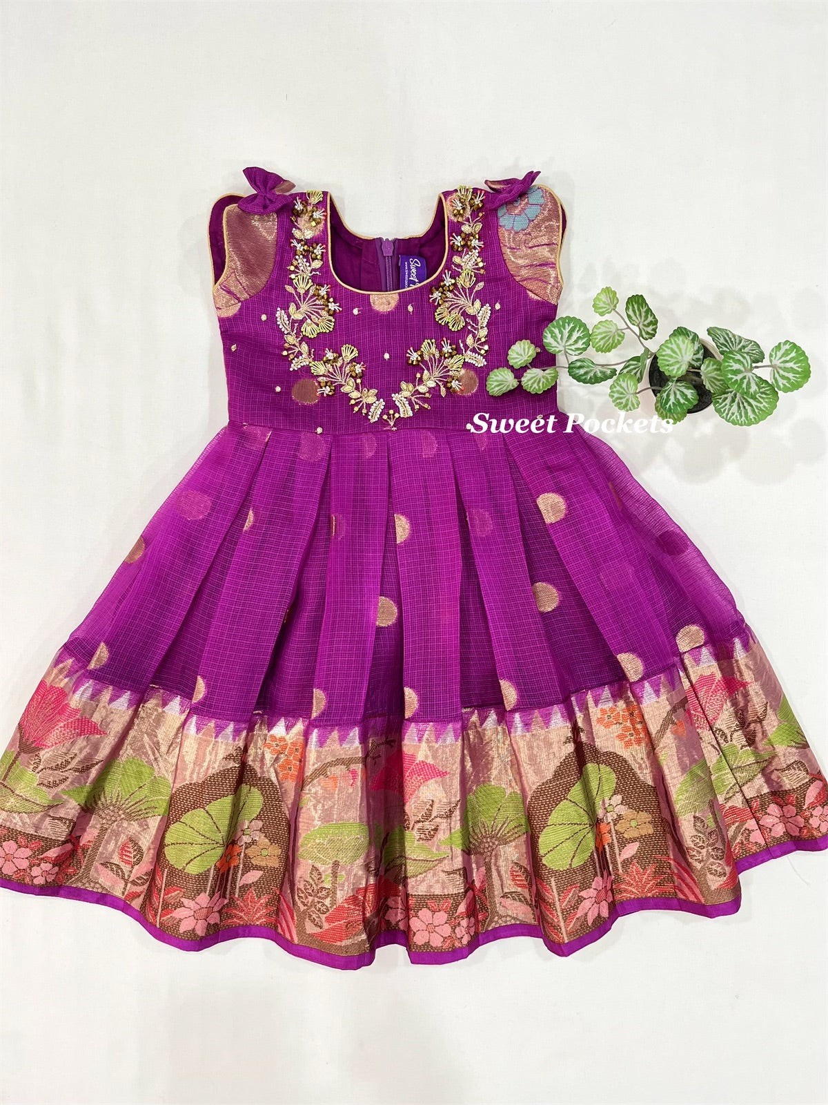 Age: 0-1 year (Ethnic Gown)