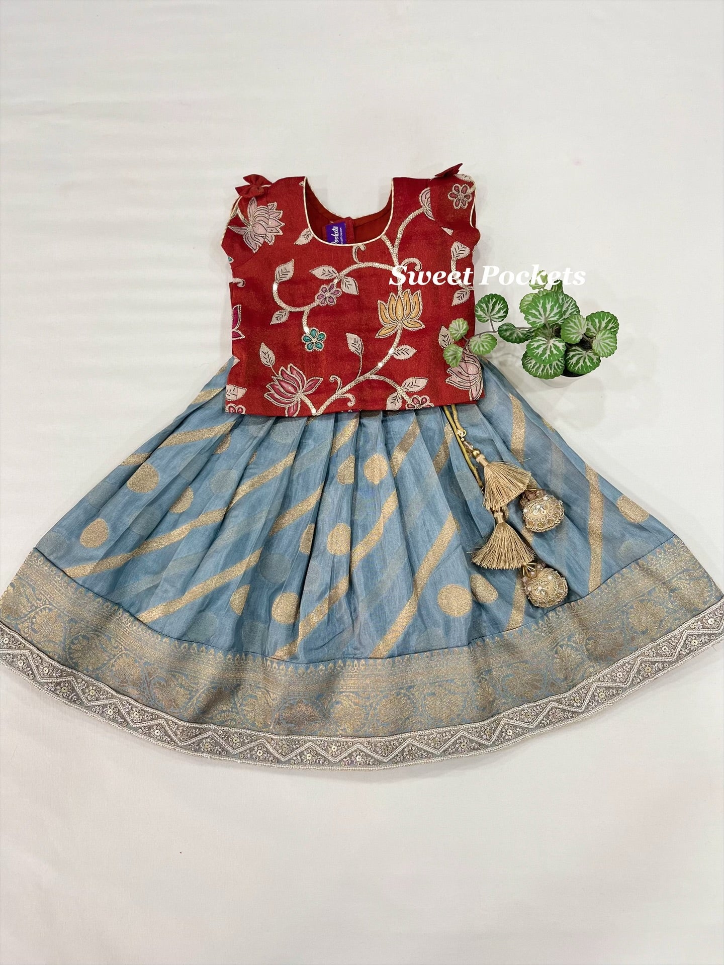 Age: 0-1 year(Lehenga set)