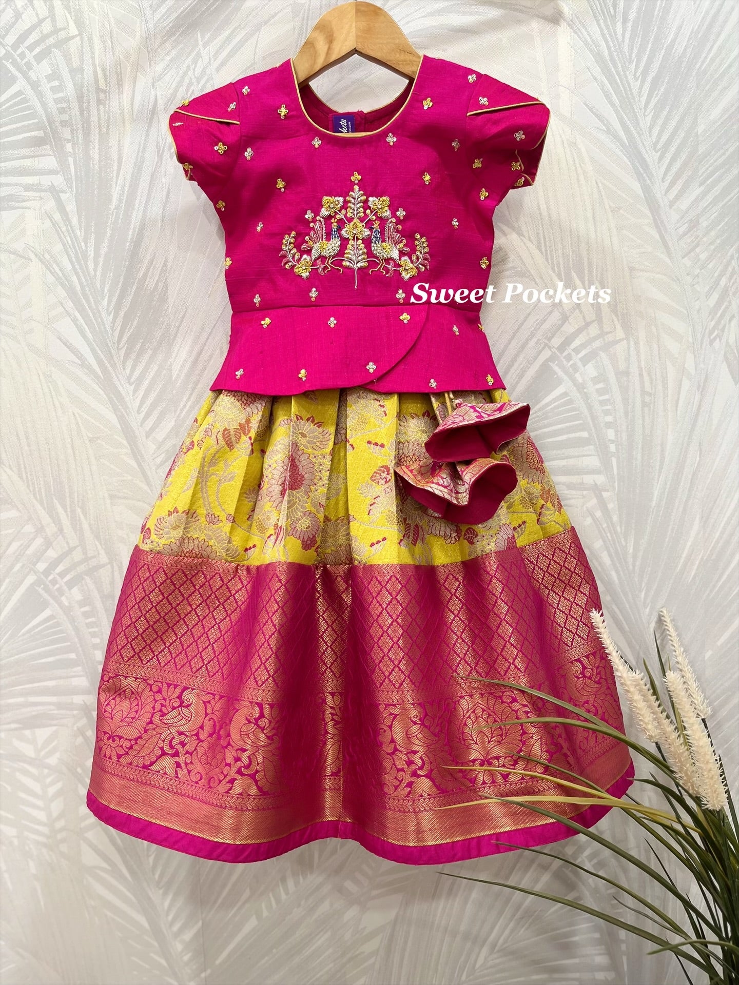 Age: 2-3 year (Lehenga set)