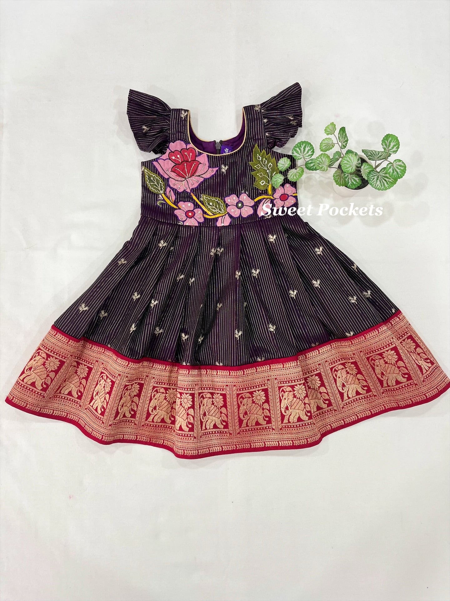 Age: 0-1 year (Ethnic Gown)