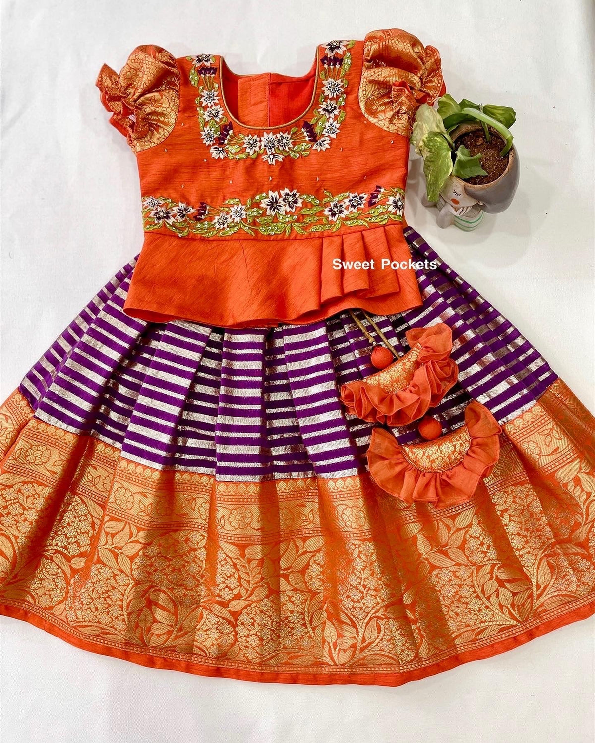 Age: 3-4 year (Lehenga set)