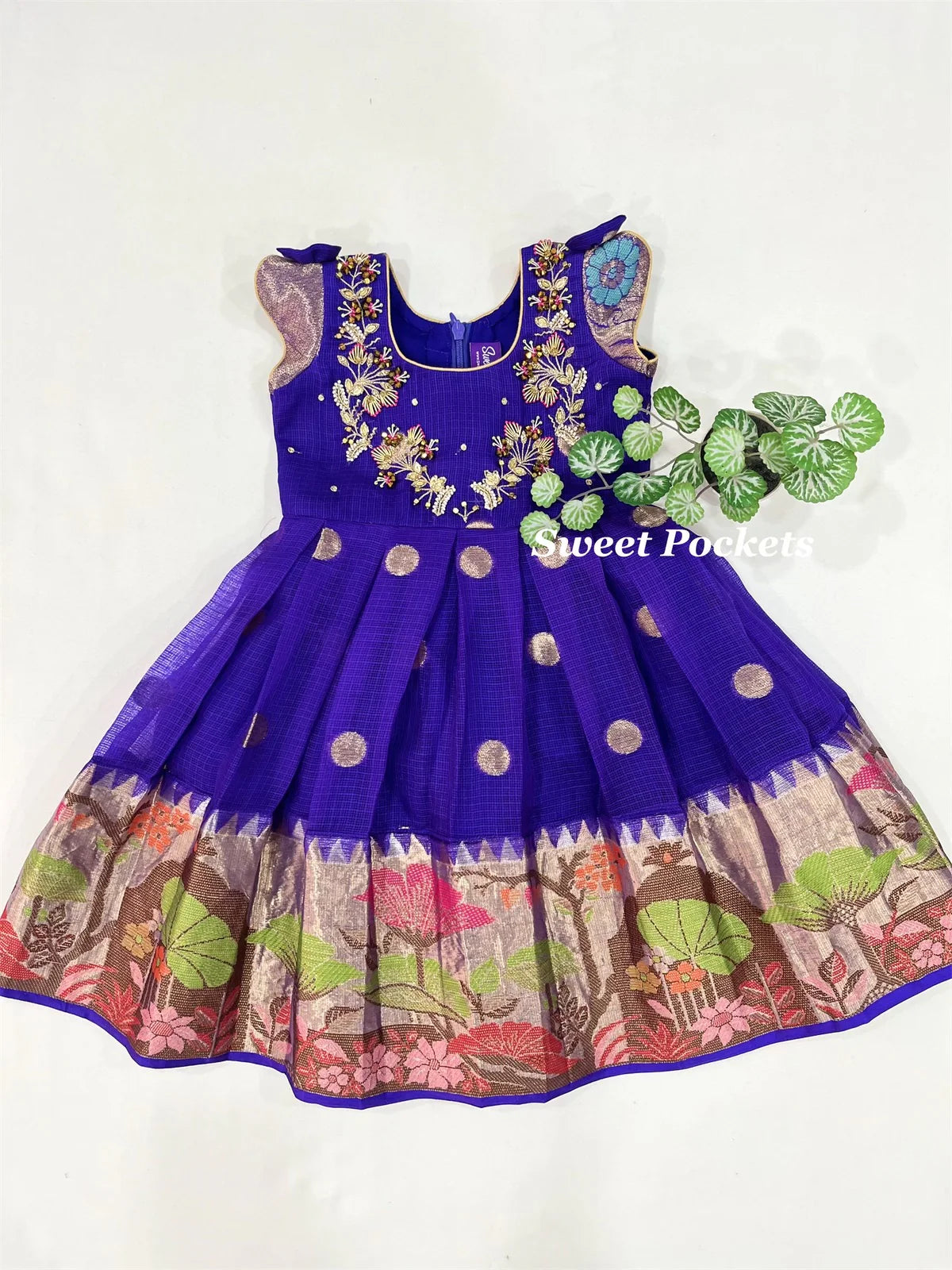 Age: 0-1 year (Ethnic Gown)