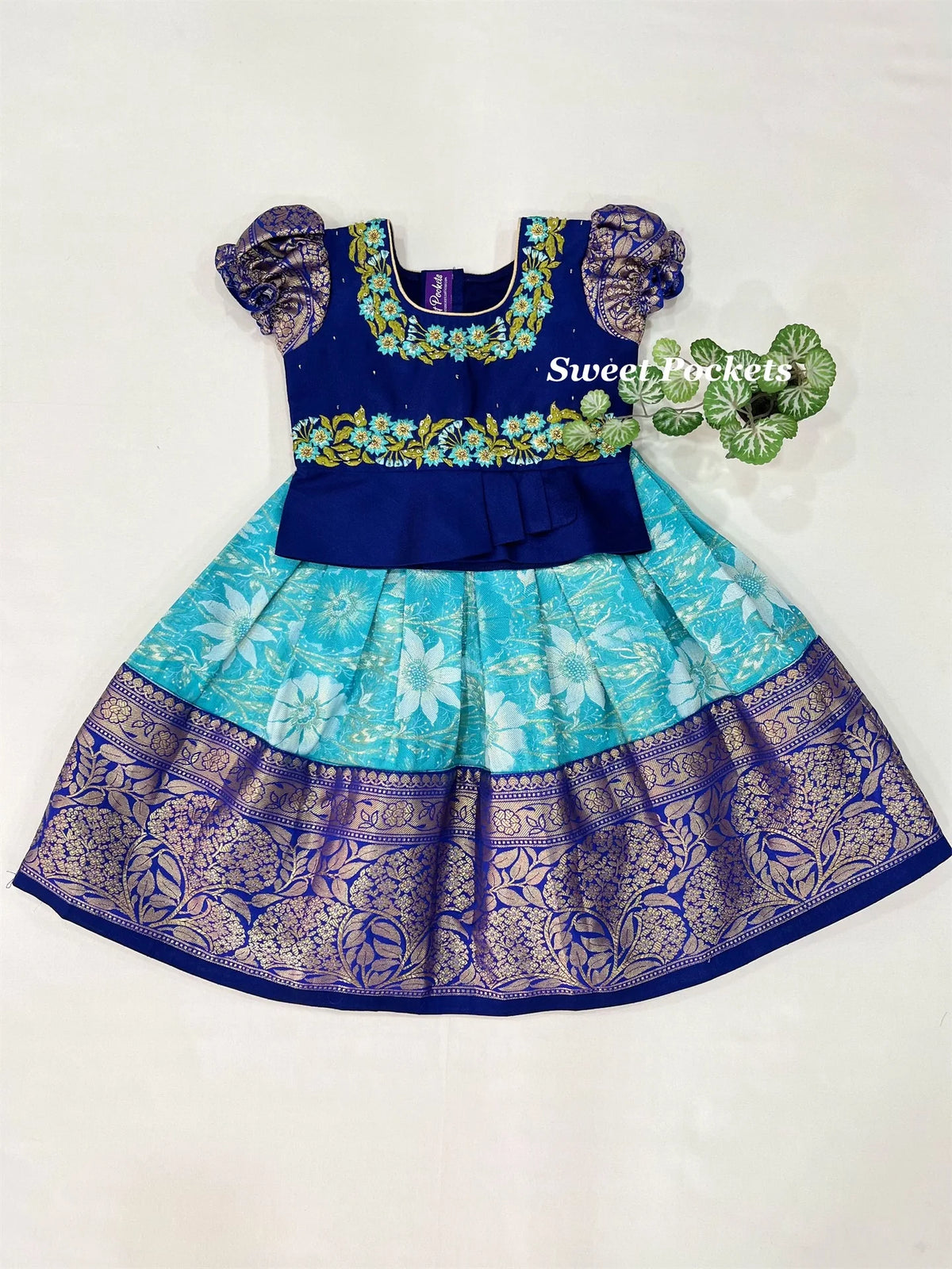 Age: 0-3 months (Lehenga set)