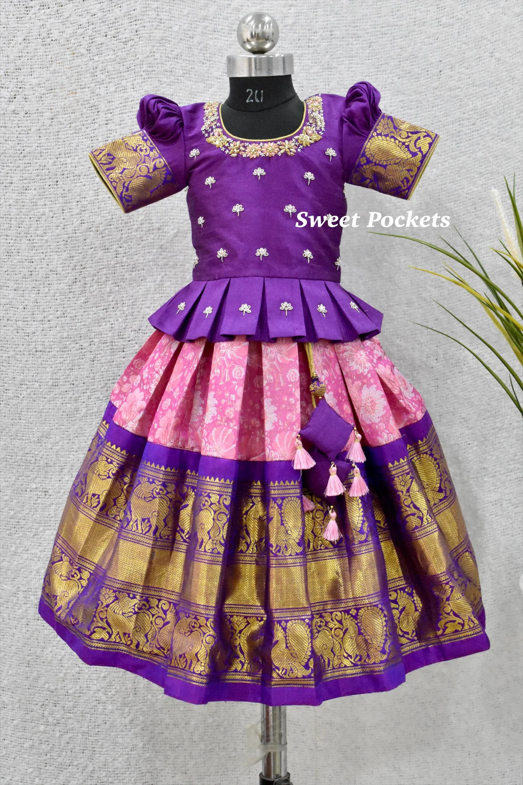 Age: 2-3 year (Lehenga set)