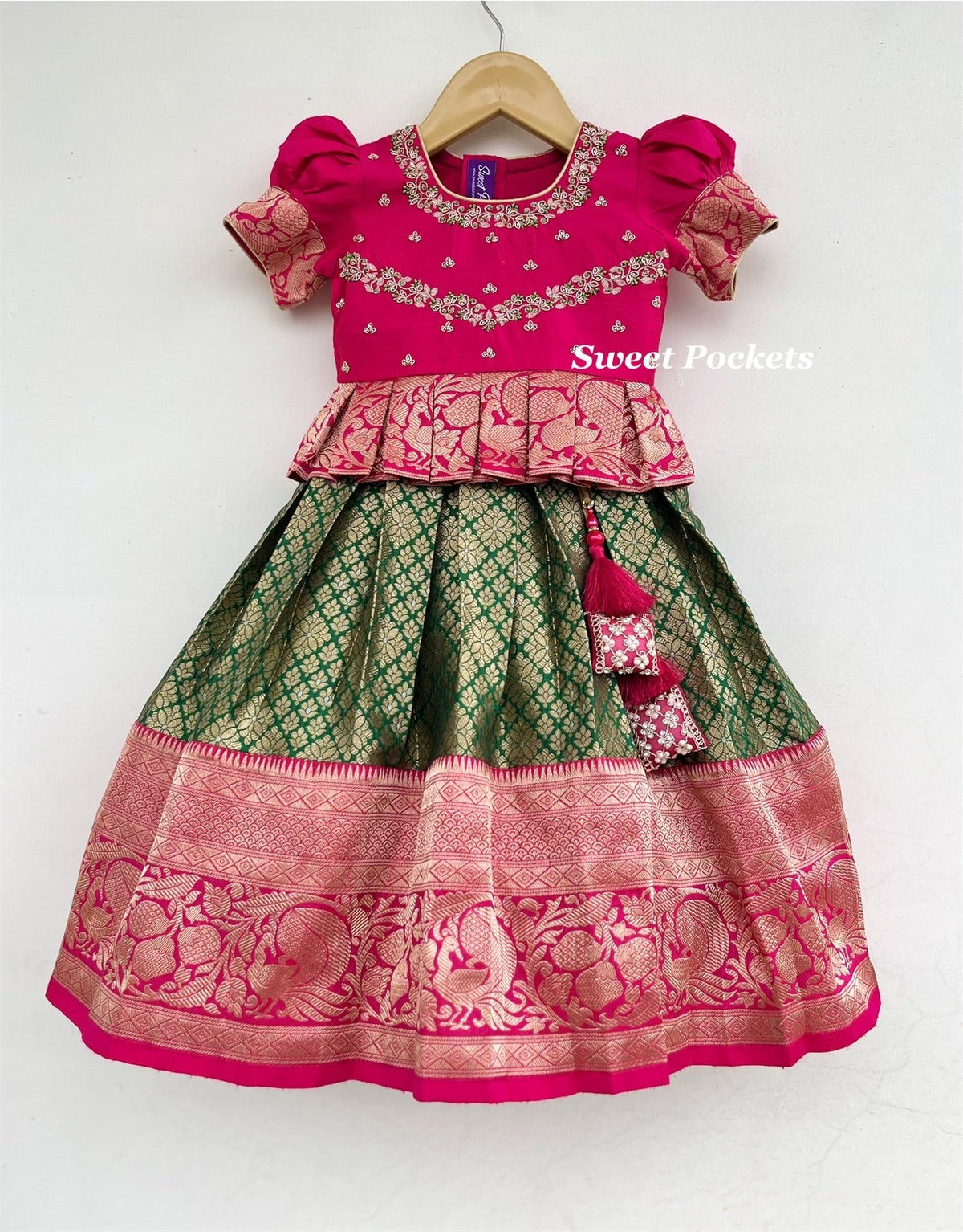 Age: 1-2 year(Lehenga set)