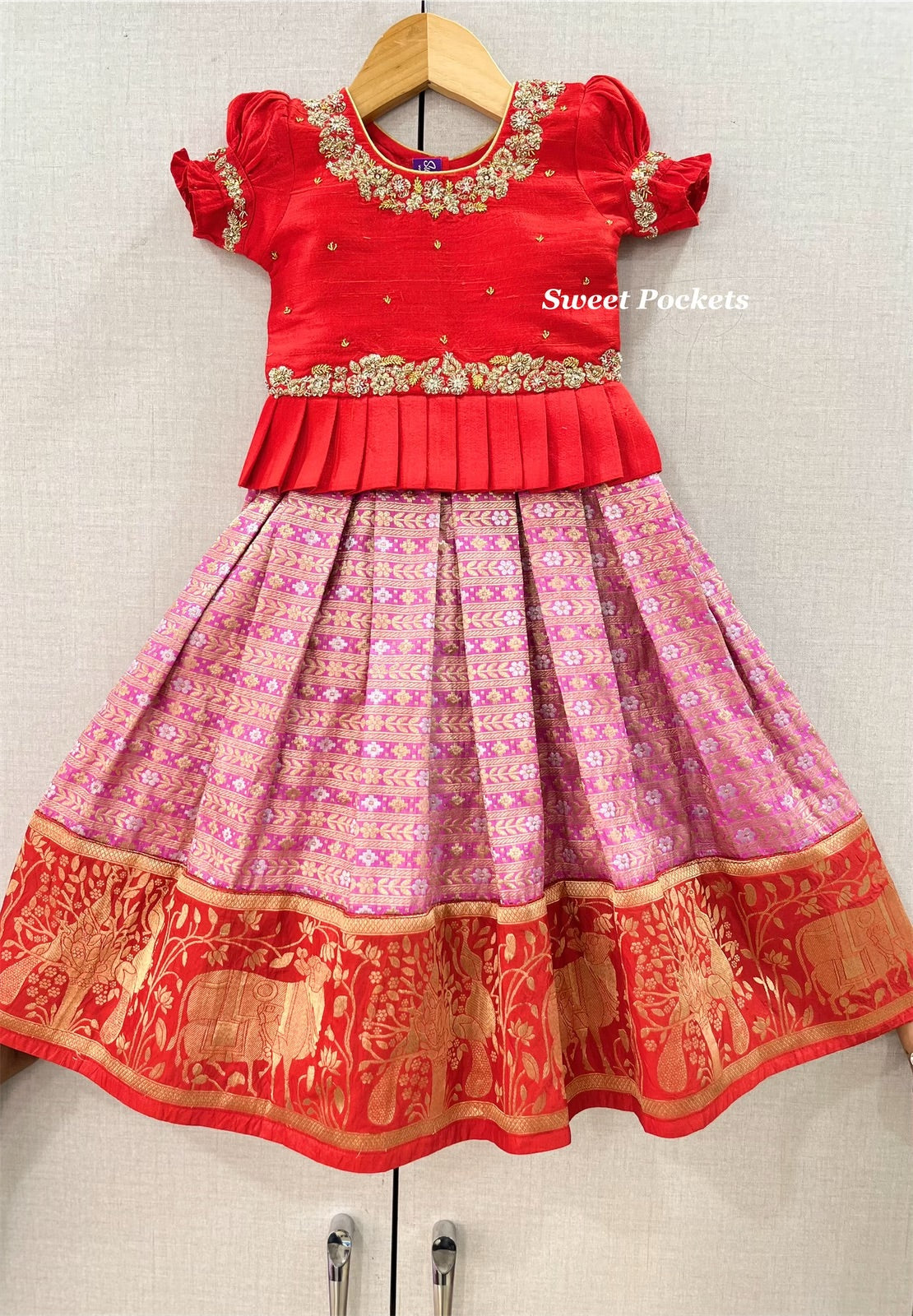 Age: 2-3 year(Lehenga set)