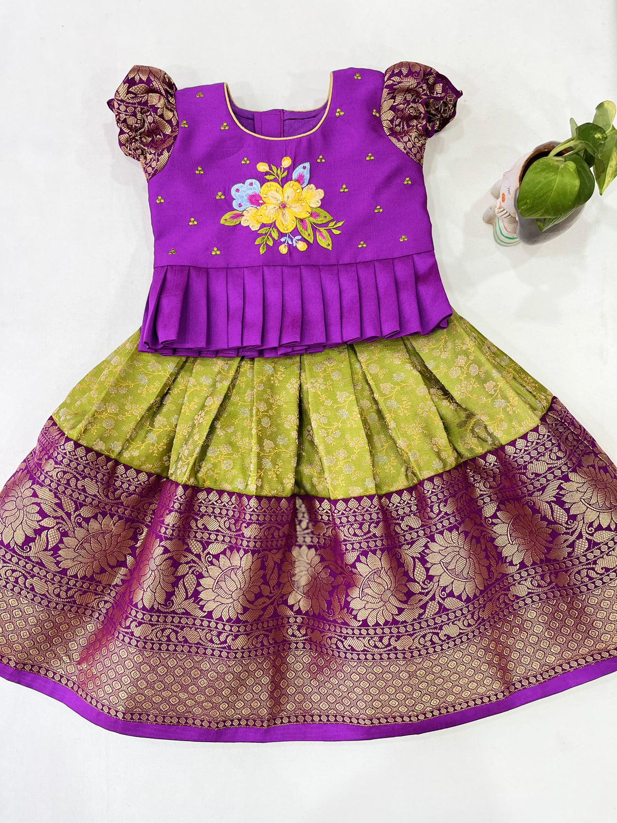 Age : 0-1 year