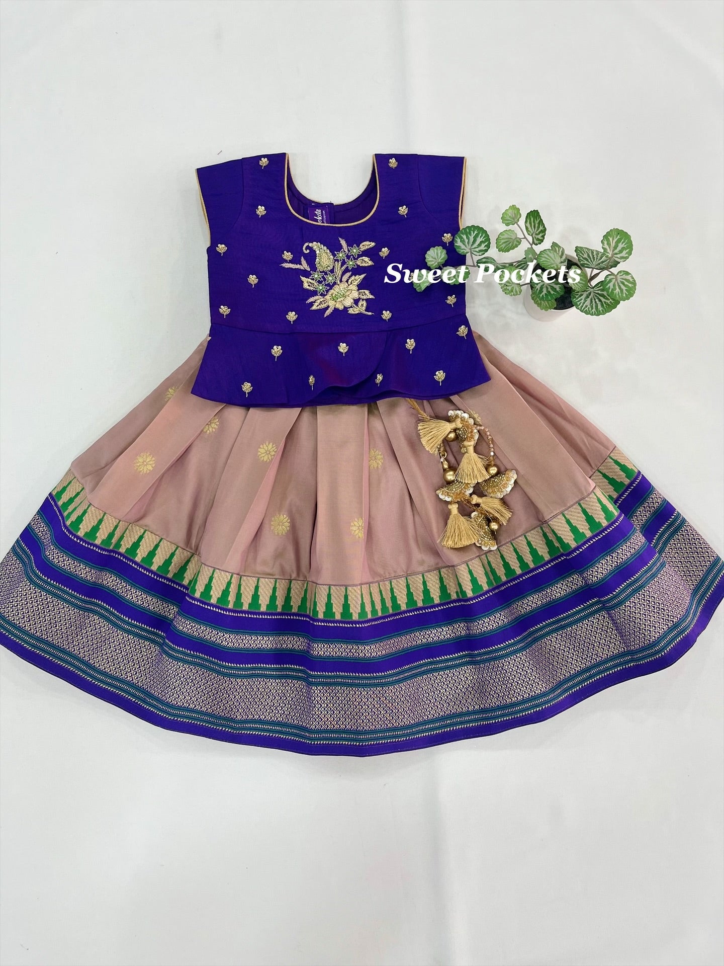 Age: 0-1 year(Lehenga set)