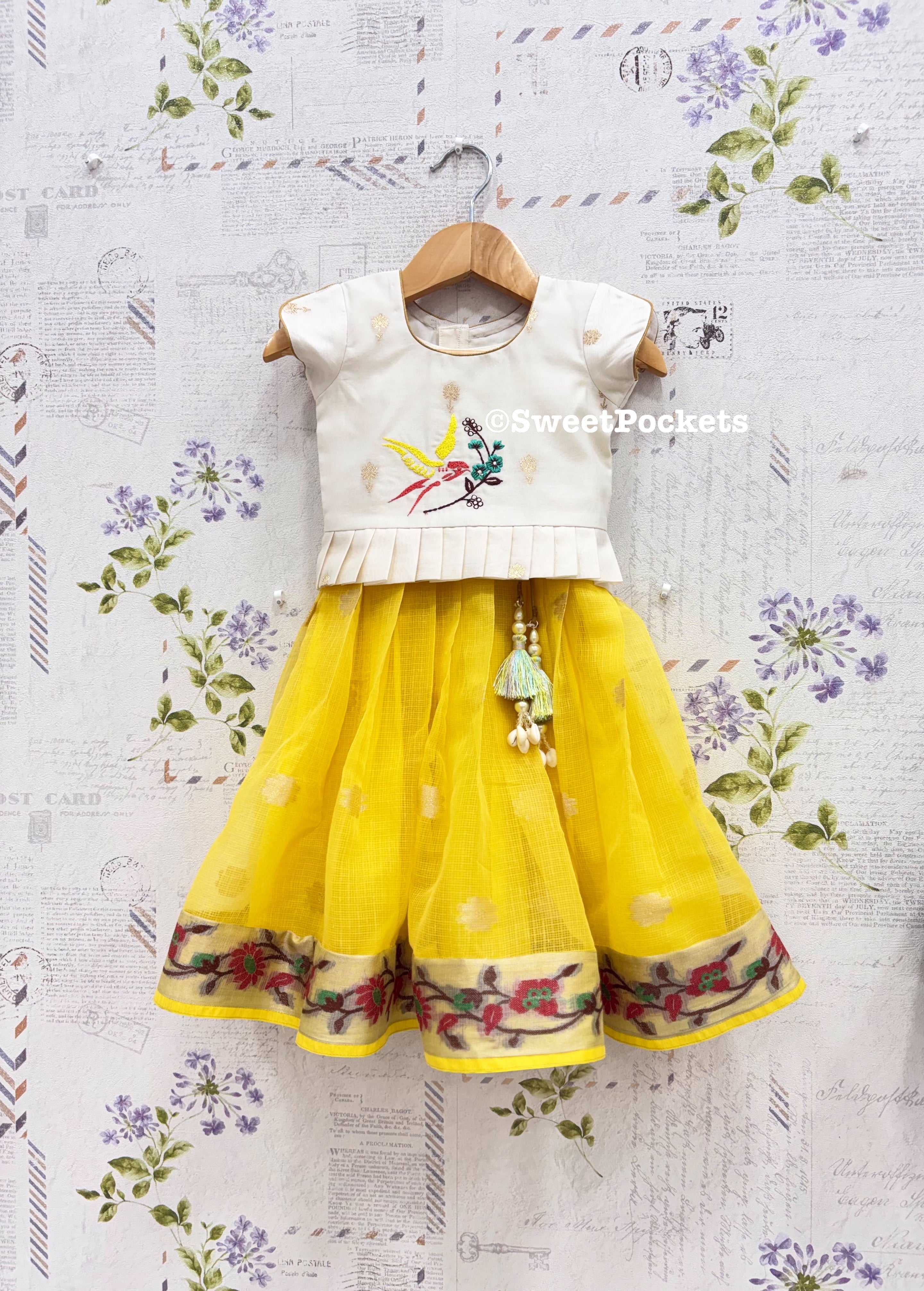 Age: 1-2 year(Lehenga set)