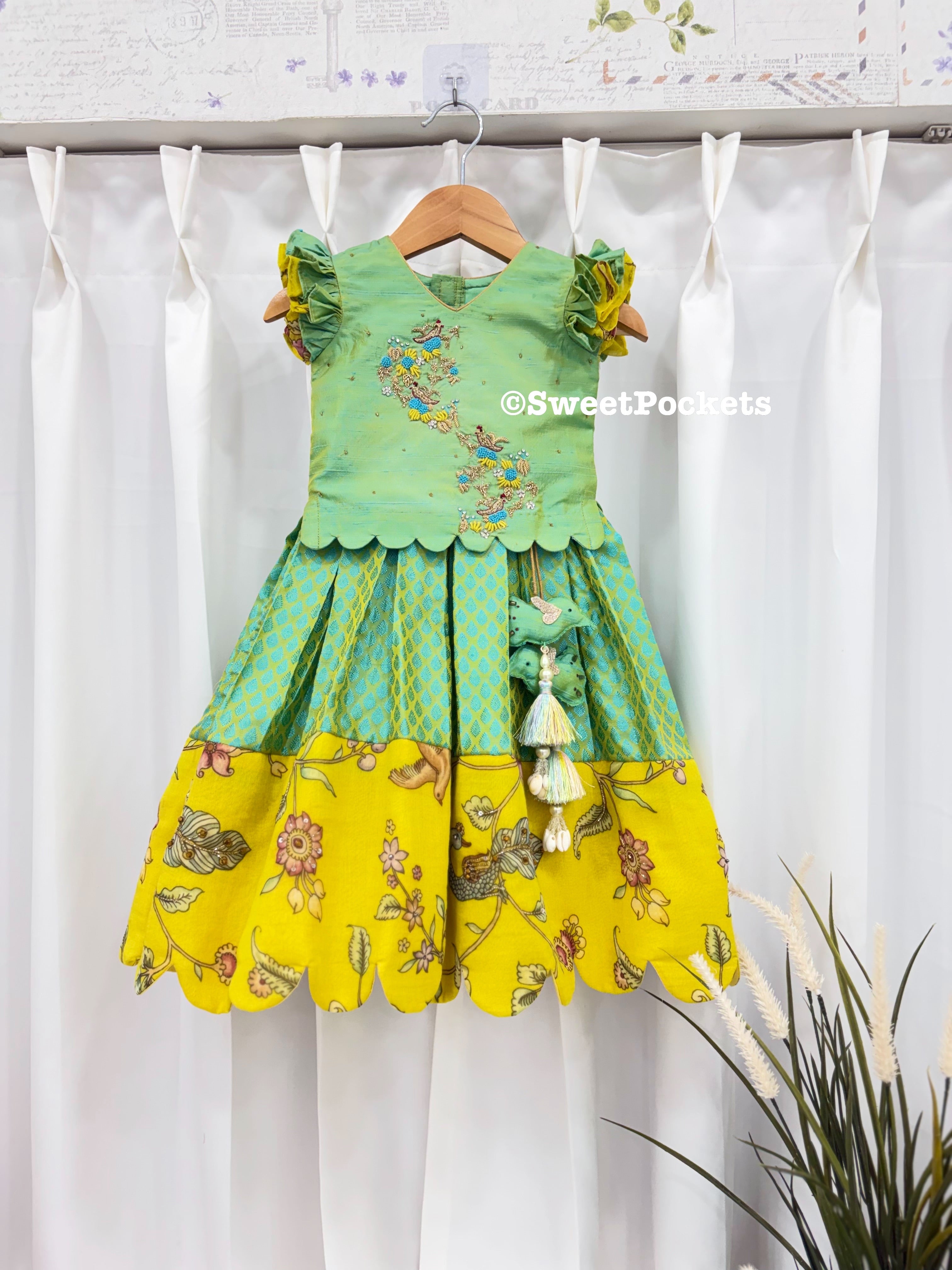 Age: 1-2 year(Lehenga set)