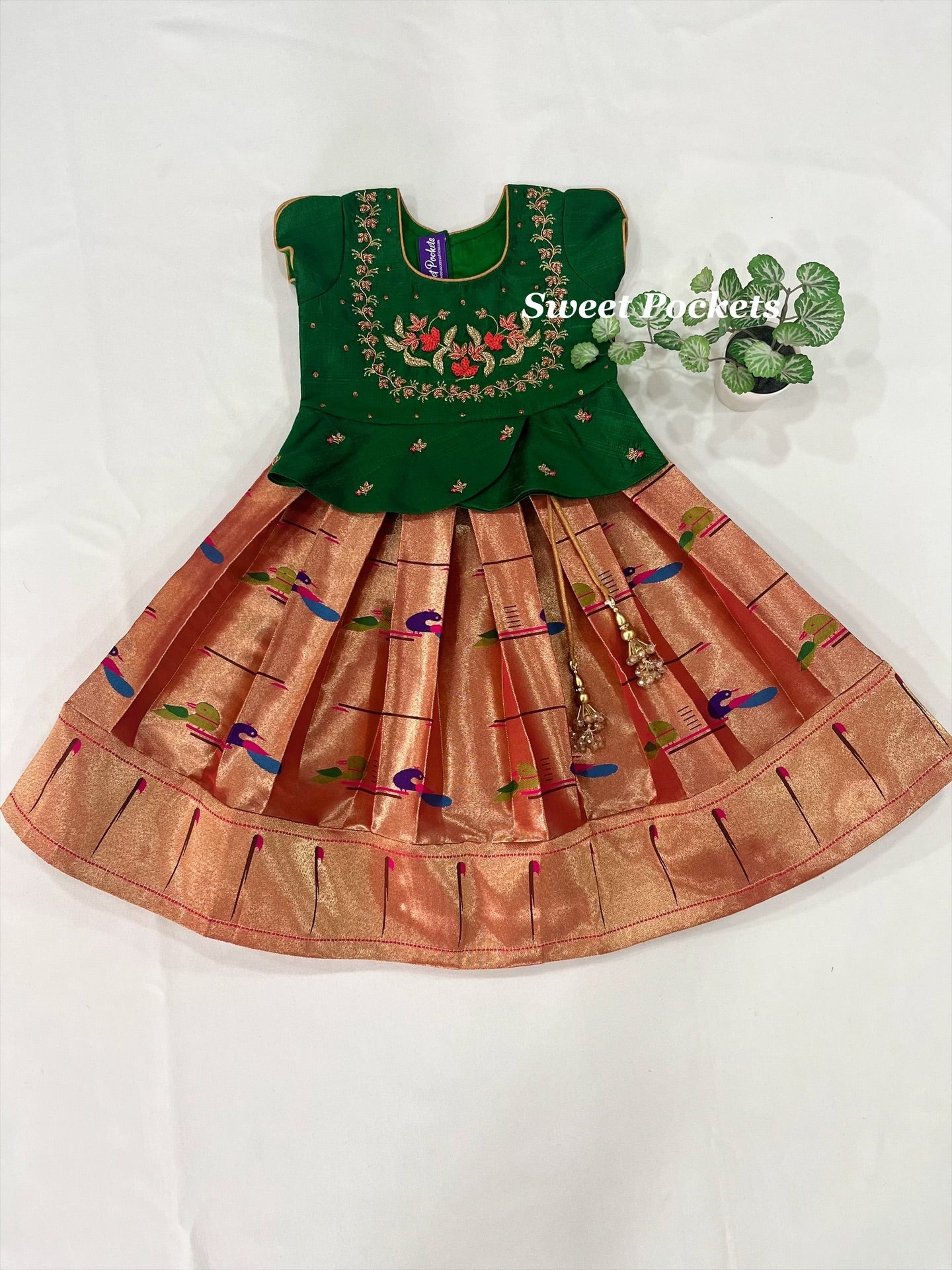 Age: 0-1 year(Lehenga set)