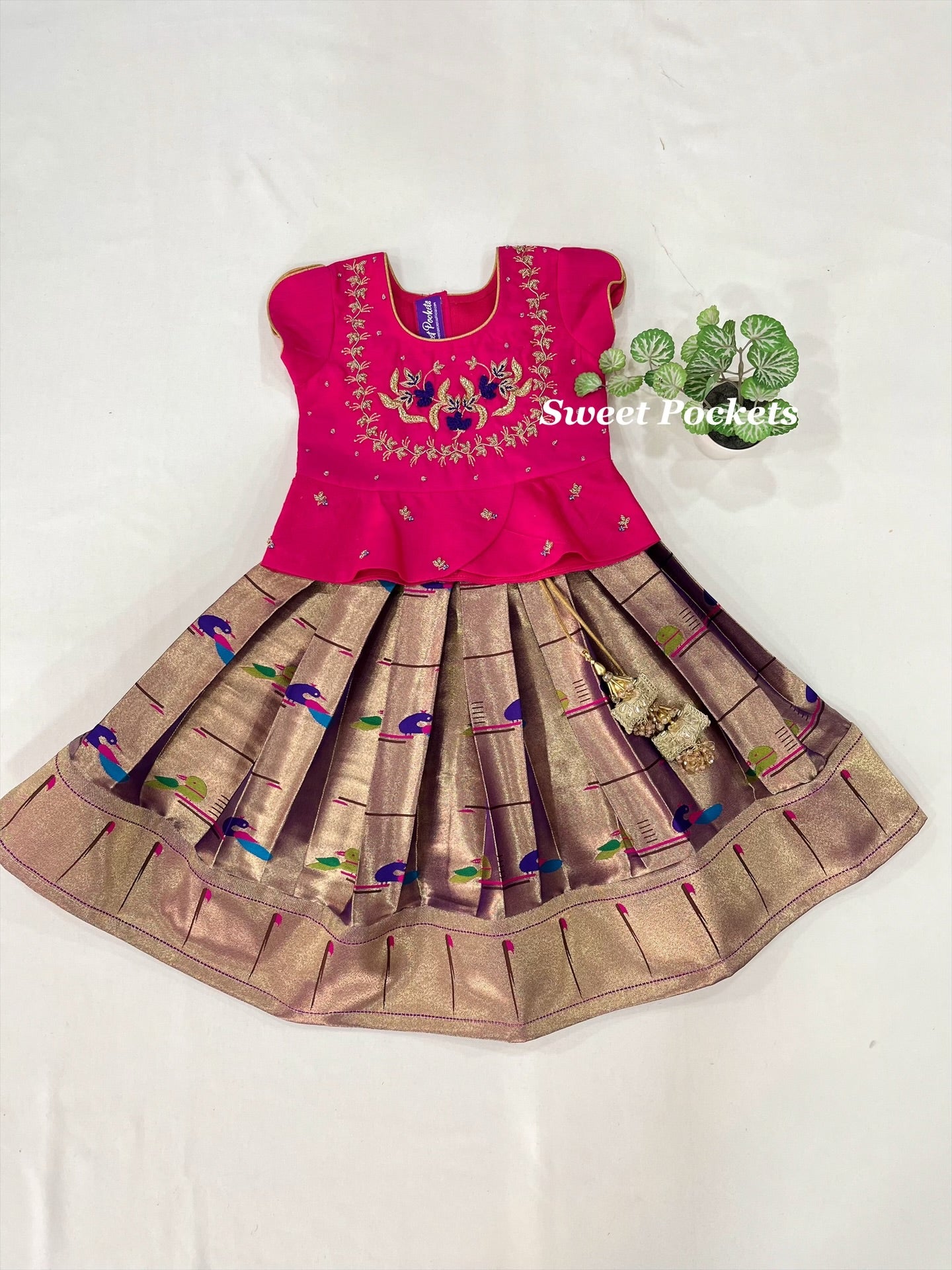 Age: 0-1 year(Lehenga set)