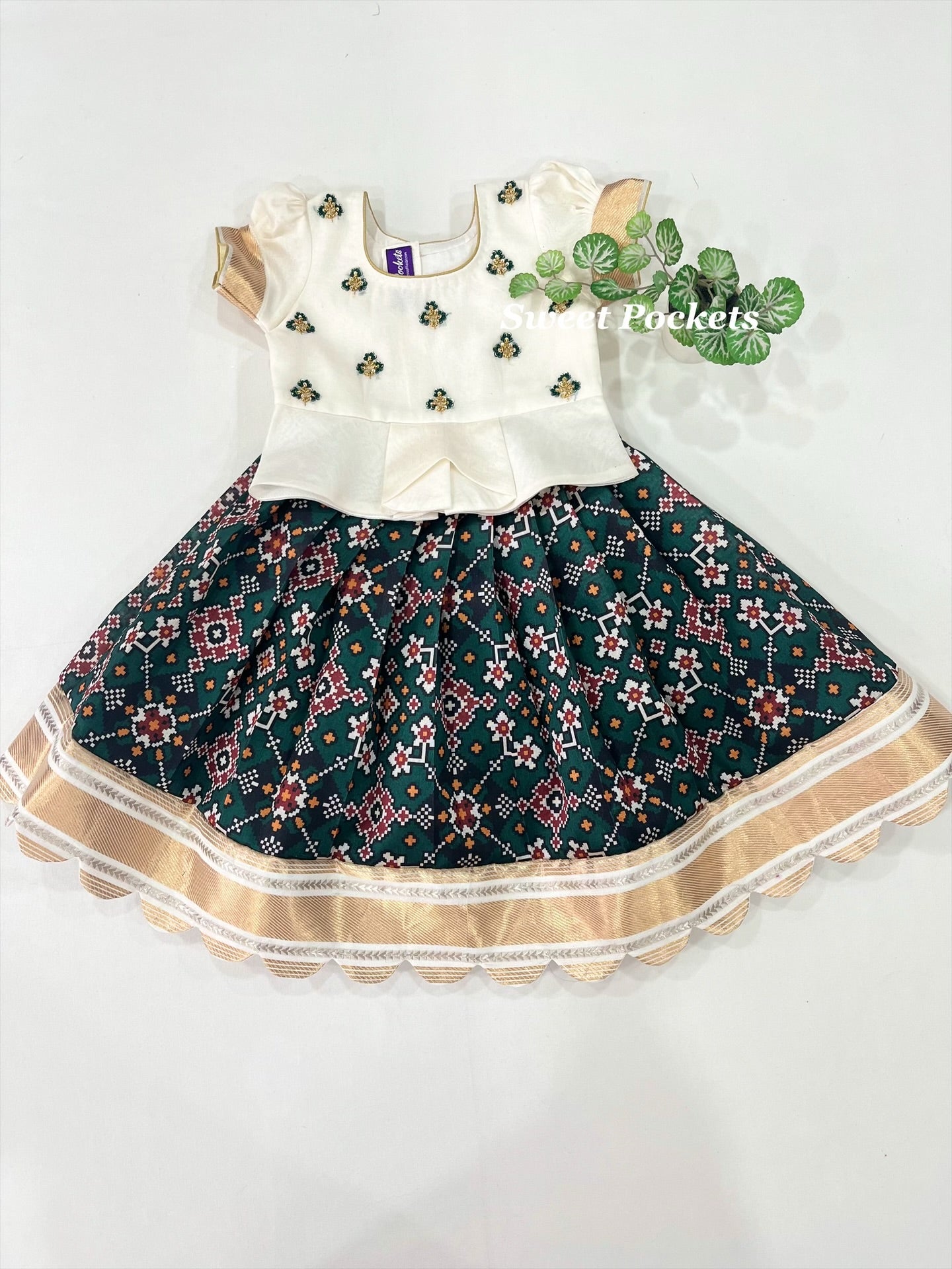 Age: 0-1 year(Lehenga set)