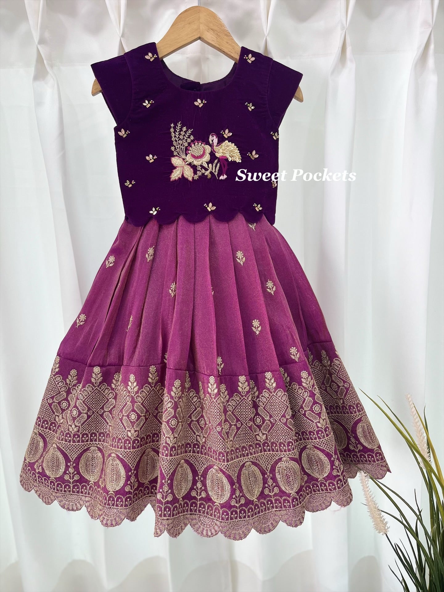 Age: 2-3 year(Lehenga set)