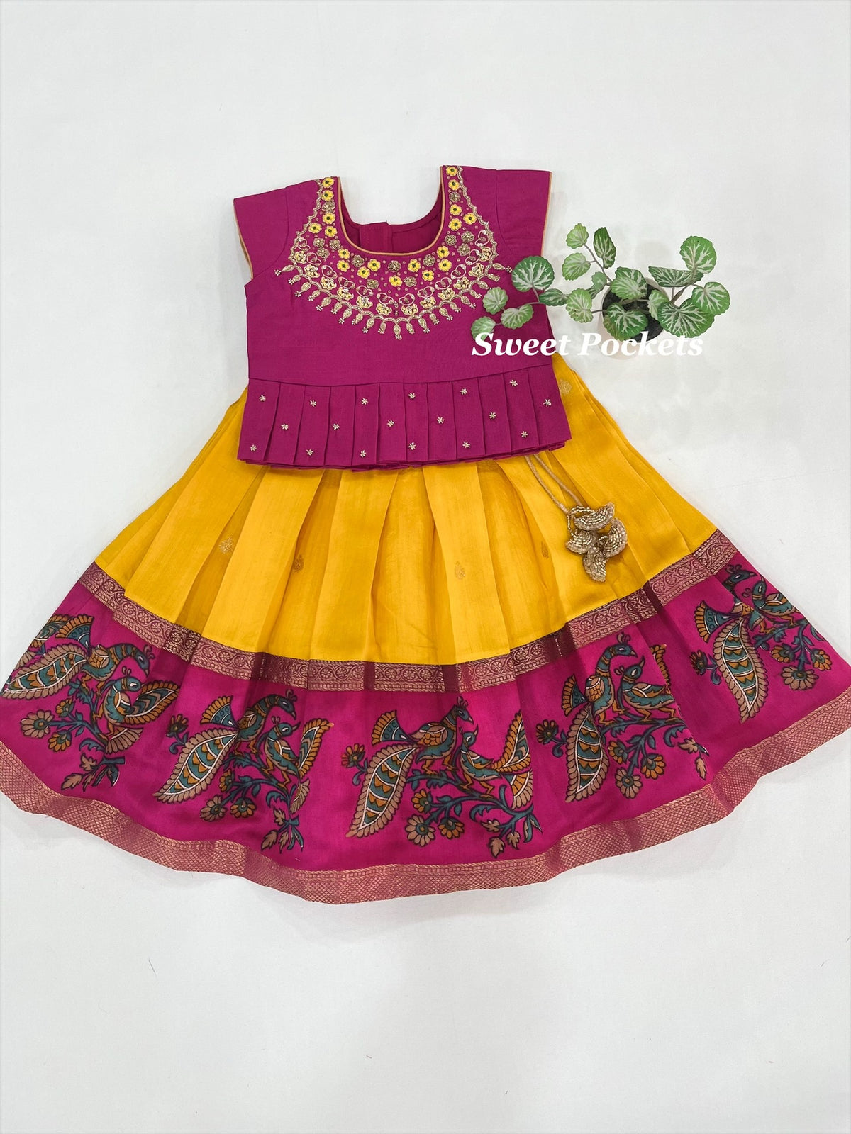 Age: 0-1 year(Lehenga set)