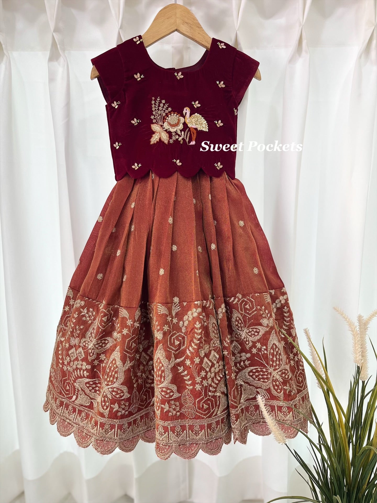 Age: 3-4 year(Lehenga set)