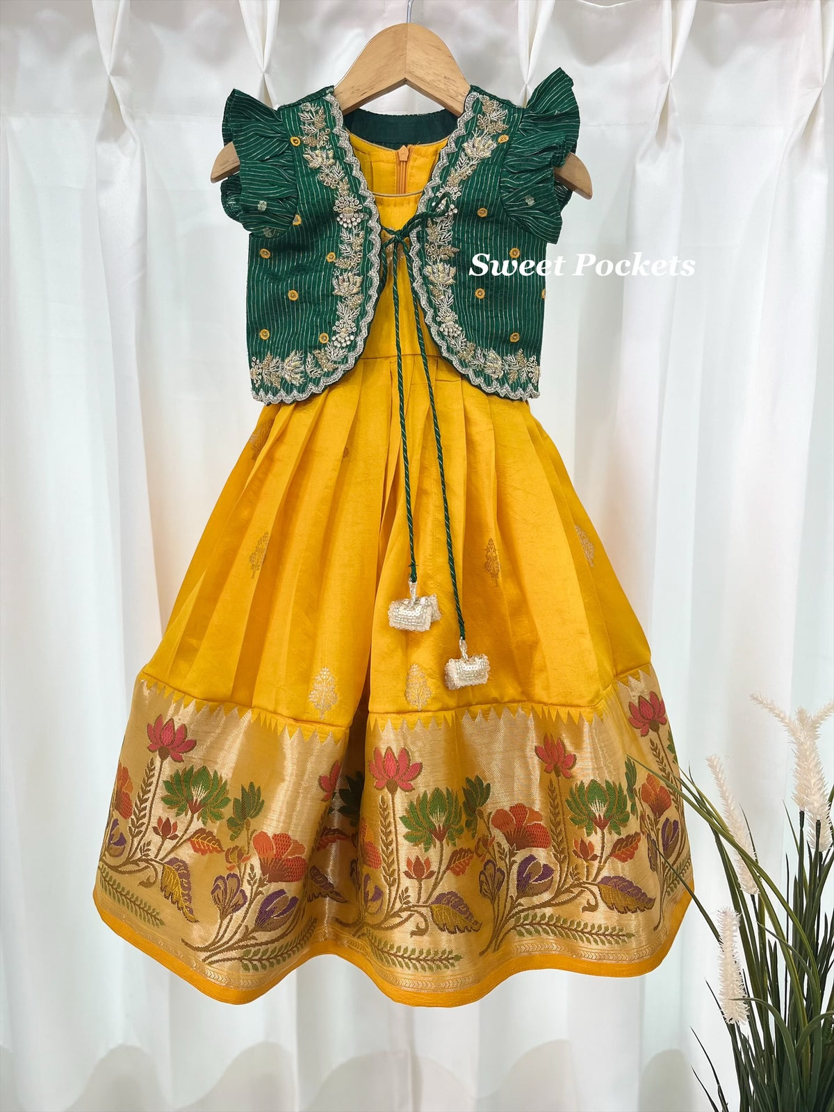 Age: 2-3 year (Ethnic Gown)