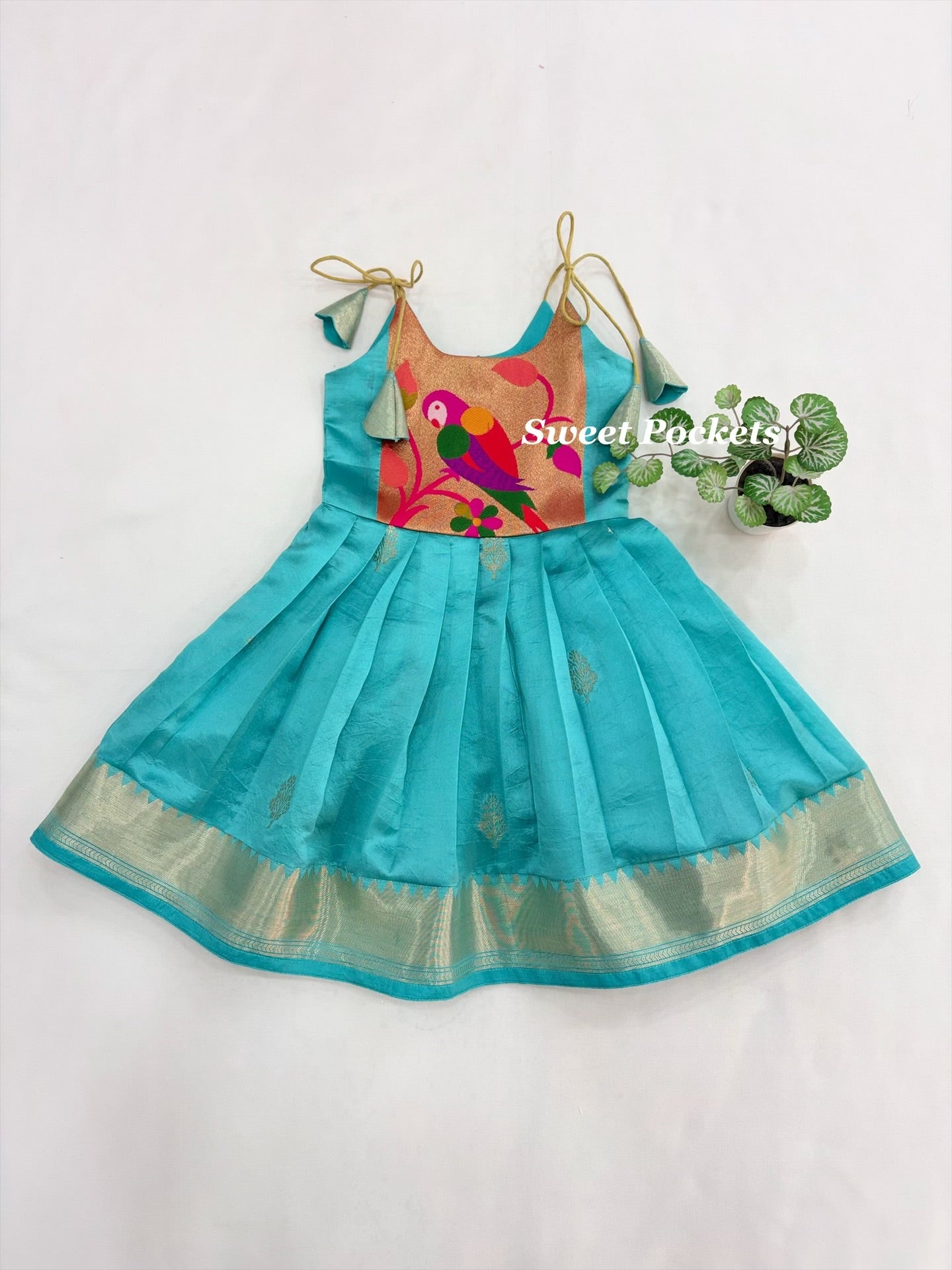 Age: 0-1 year (Ethnic Gown)