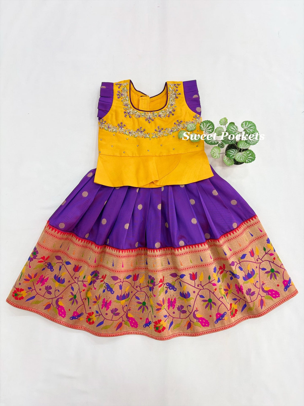 Age: 0-1 year(Lehenga set)