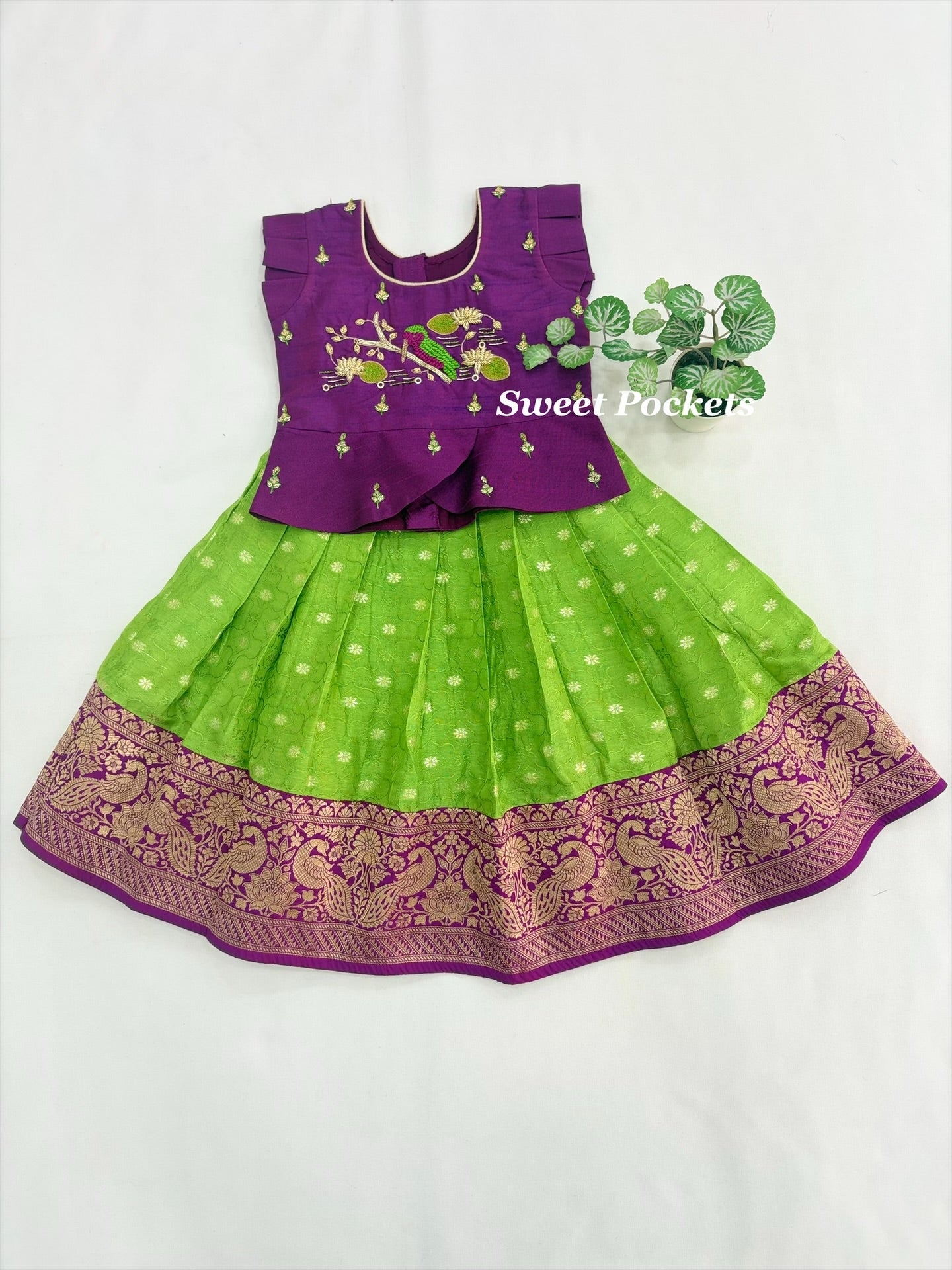 Age: 0-1 year(Lehenga set)